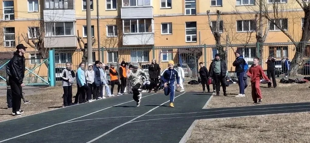 Наши легкоатлеты в ТОП-5 района 🏃‍♂️  23 апреля прошли районные соревнования по легкоатлетическому ч