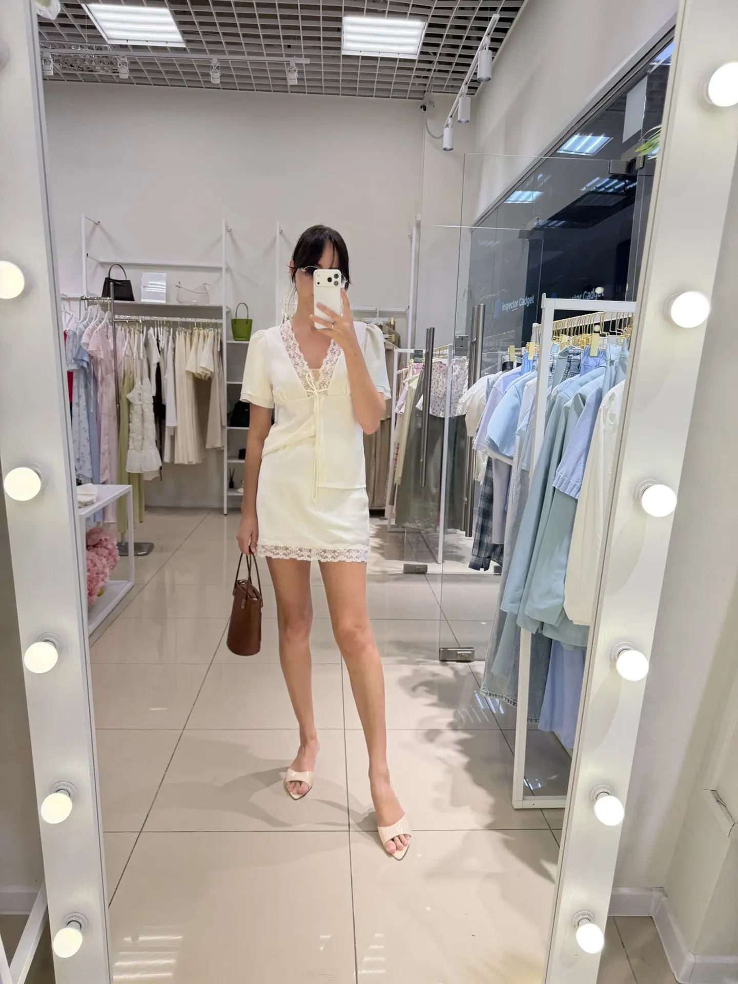 🤍Нежность и легкость🤍

▫️Костюм - 4.250₽ 
Остался в единственном экземпляре! 

▫️Мюли - 2.990₽ 

▫