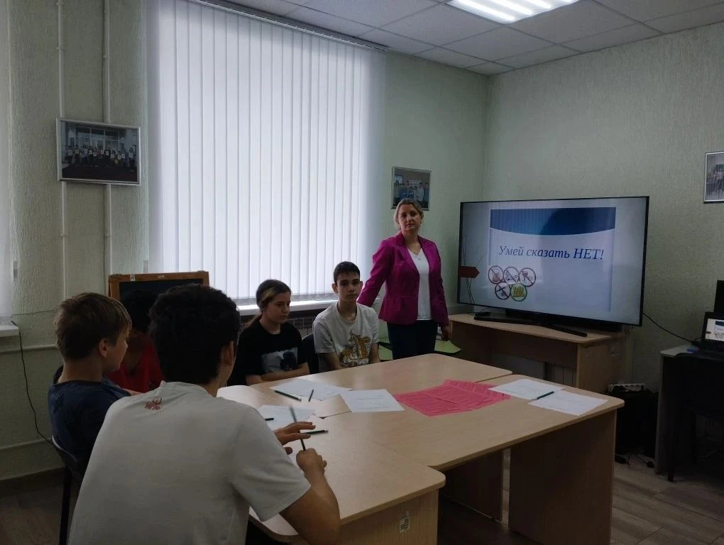 В рамках месячника антинаркотической акции «Курский край без наркотиков» в нашем центре прошло трени