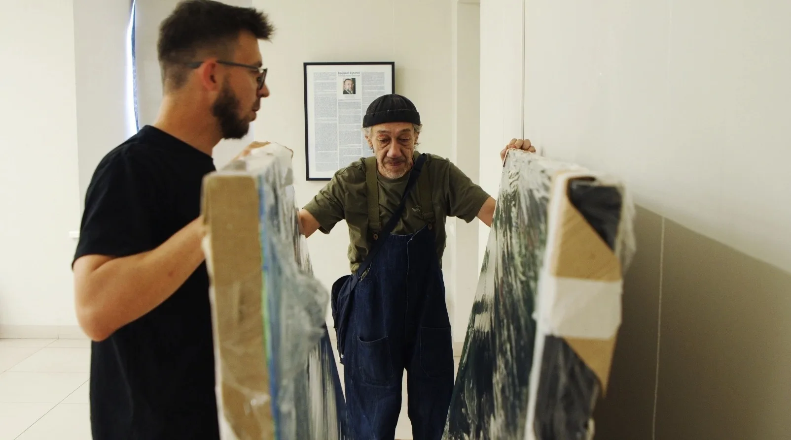 🎨 Дамир Муратов открывает новую выставку в Омске. Рассказываем подробности
