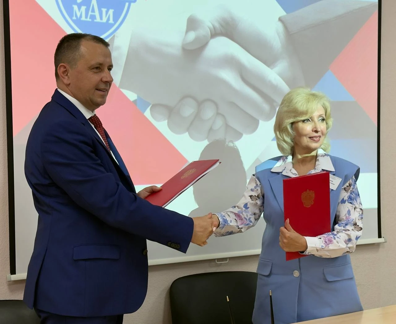 ⚡СТУДЕНТОВ АМУРСКОГО МНОГОФУНКЦИОНАЛЬНОГО ЦЕНТРА ПРОФЕССИОНАЛЬНЫХ КВАЛИФИКАЦИЙ ОБУЧАЮТ ...