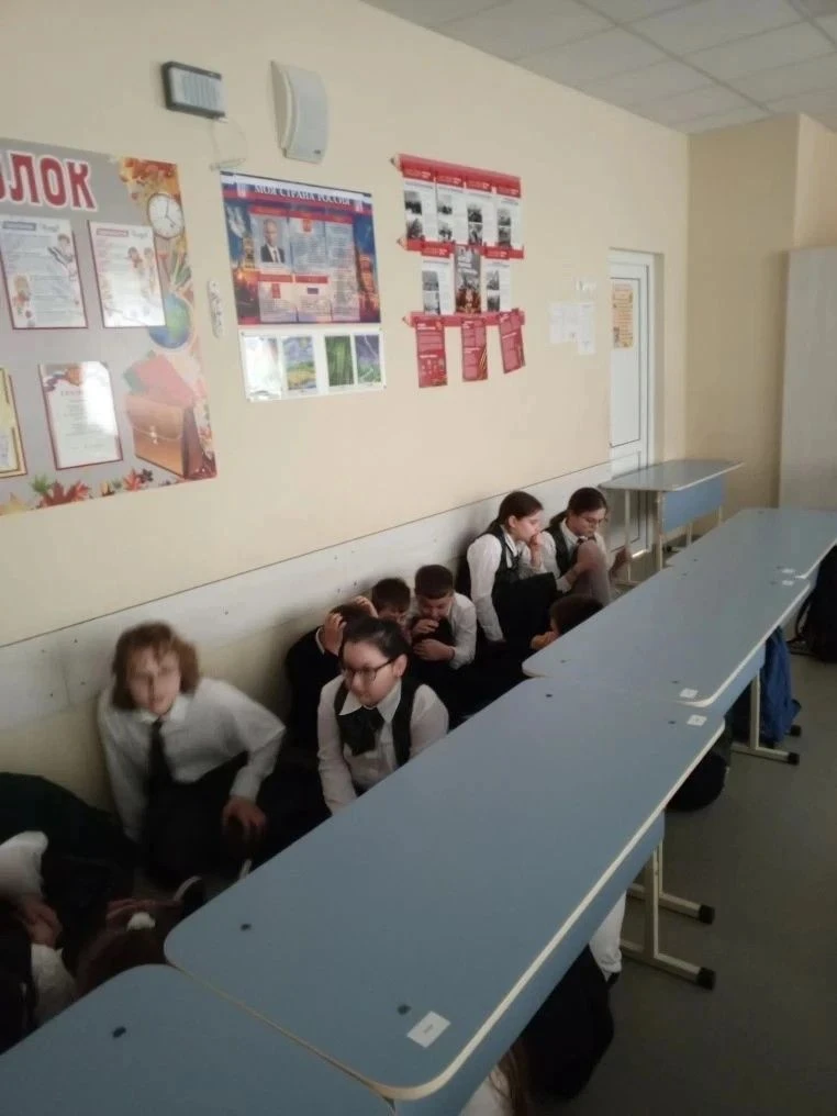 Сегодня сотрудники и обучающиеся школы приняли участие во всероссийском учении по отраб...