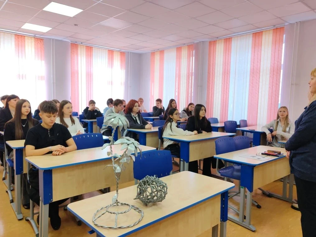 На базе  МАОУ СШ №16 состоялся V Городской фестиваль профессий — «ПРОФ16СТАРТ». Ученики 9Б и 9Д клас