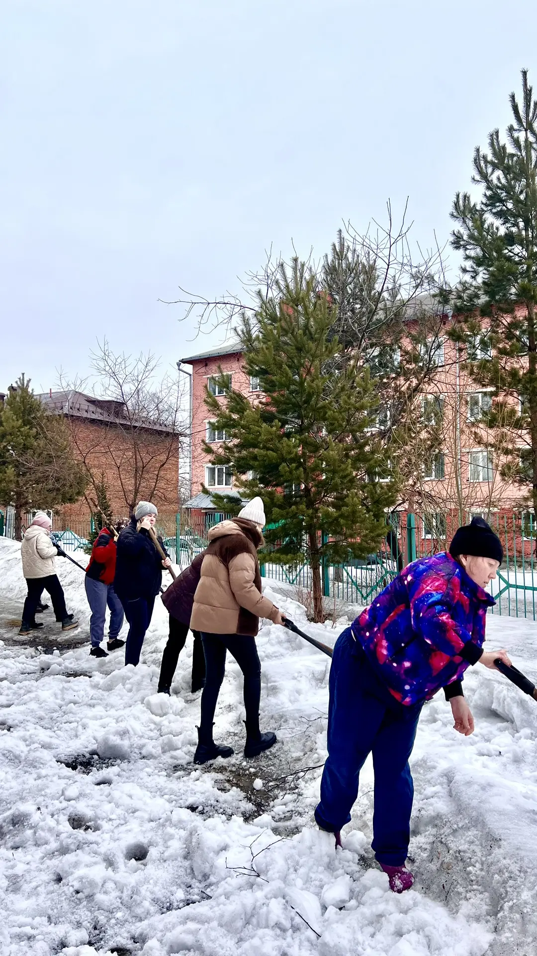 Сегодня , 27 марта, по всему Кузбассу стартовал традиционный весенний субботник. Наши с...