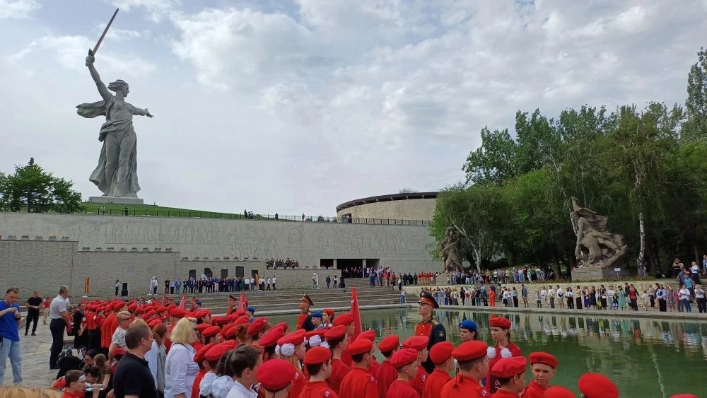 🌟 Наши «Гвардейцы» в строю!  14 мая 2026 года на легендарной земле Сталинграда, у подножия монумента