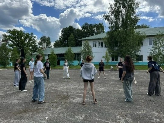 Спортивные соревнования в лагере "Лесная поляна"