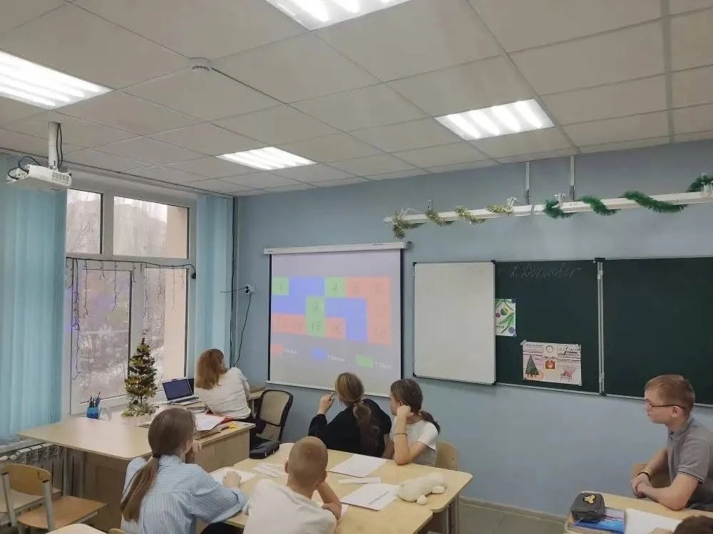 Сегодня в 7 «А» и 7 «В» классах перенеслись в Германию, где Рождество — не просто праздник, а целое 