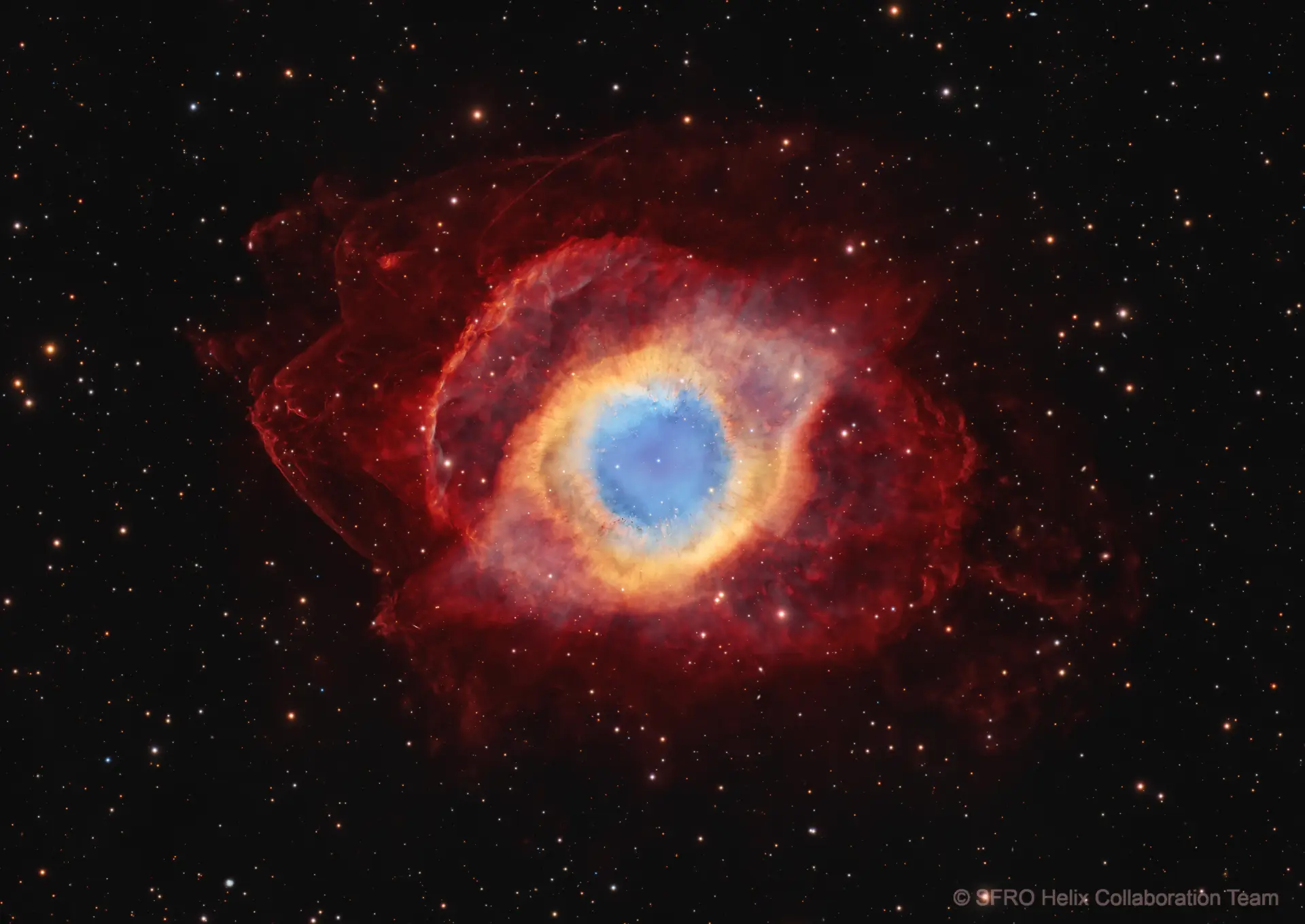 🌠 Туманность Улитка (NGC 7293), которую часто называют «Оком Бога» — одна из ближайших...