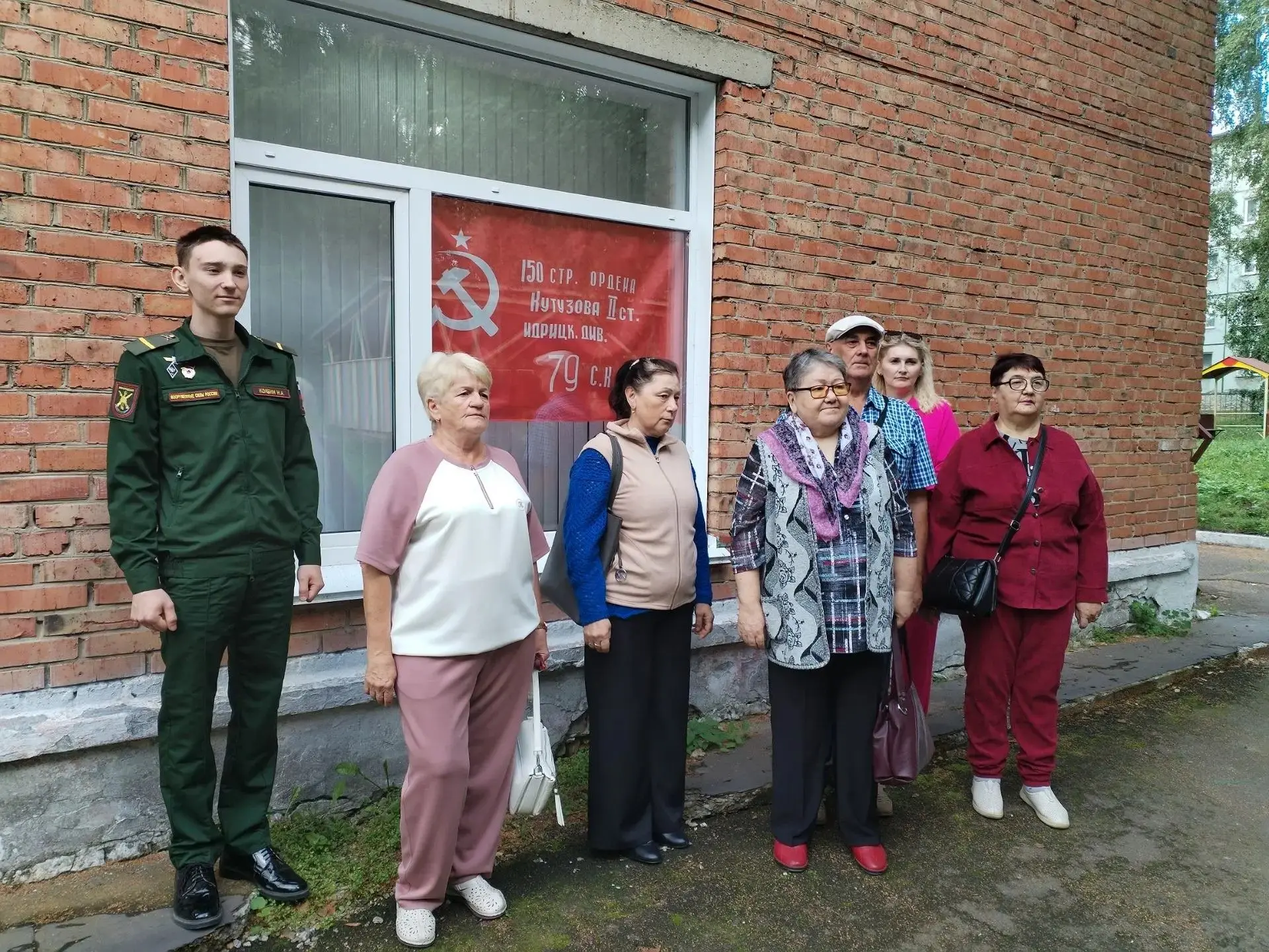 ✅Сегодня члены семей наших героев посетили комнату Боевой Славы 120-й Гвардейской артил...