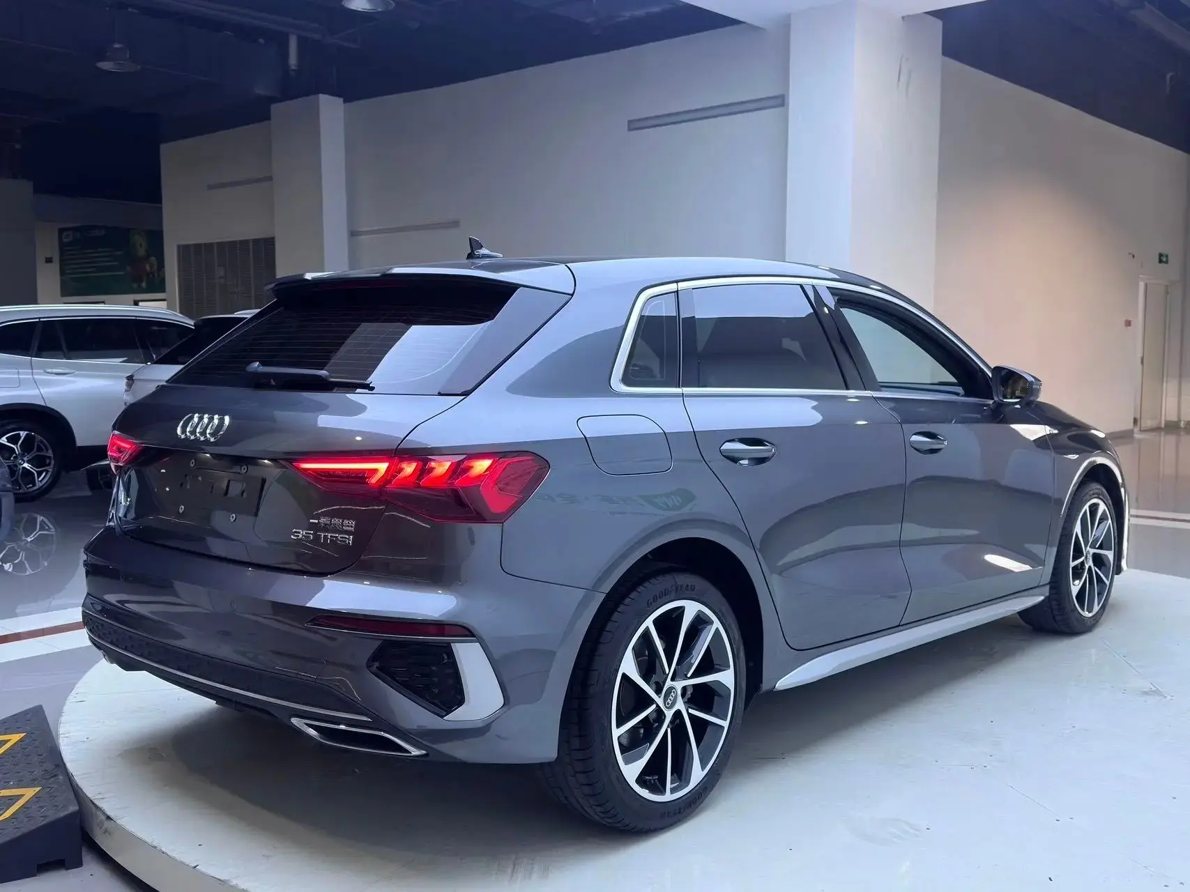 🔥🔥🔥 Приобрели в Китае для Андрея из Тюмени   Audi A3 Sportback 2023 год 15 400 км 1.4 бензин - 150 Л