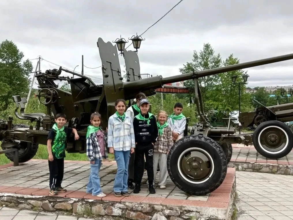 Помним и гордимся! ⭐️ 

20 июня на Алданской земле прошла небольшая, но очень важная экскурсия по Ал