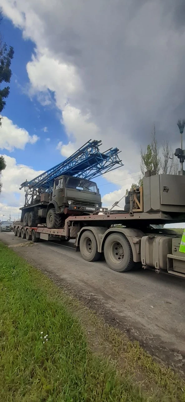 🚛 Перевозка буровой установки 3А3 тралом на расстояние около 1000 км.

Такой способ доставки позвол