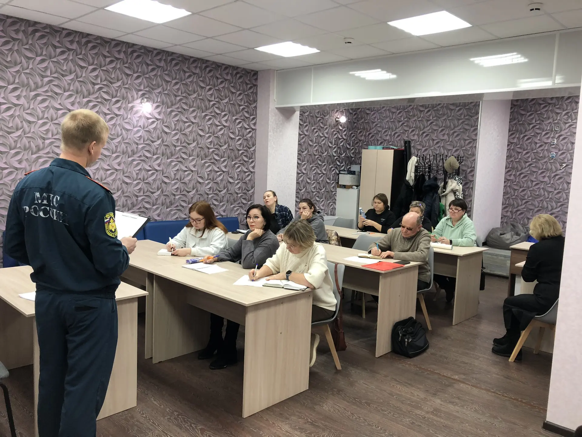 17.12.2025 на базе Пижанского РДК прошло очередное совещание заведующих СДК и СК на котором обсуждал
