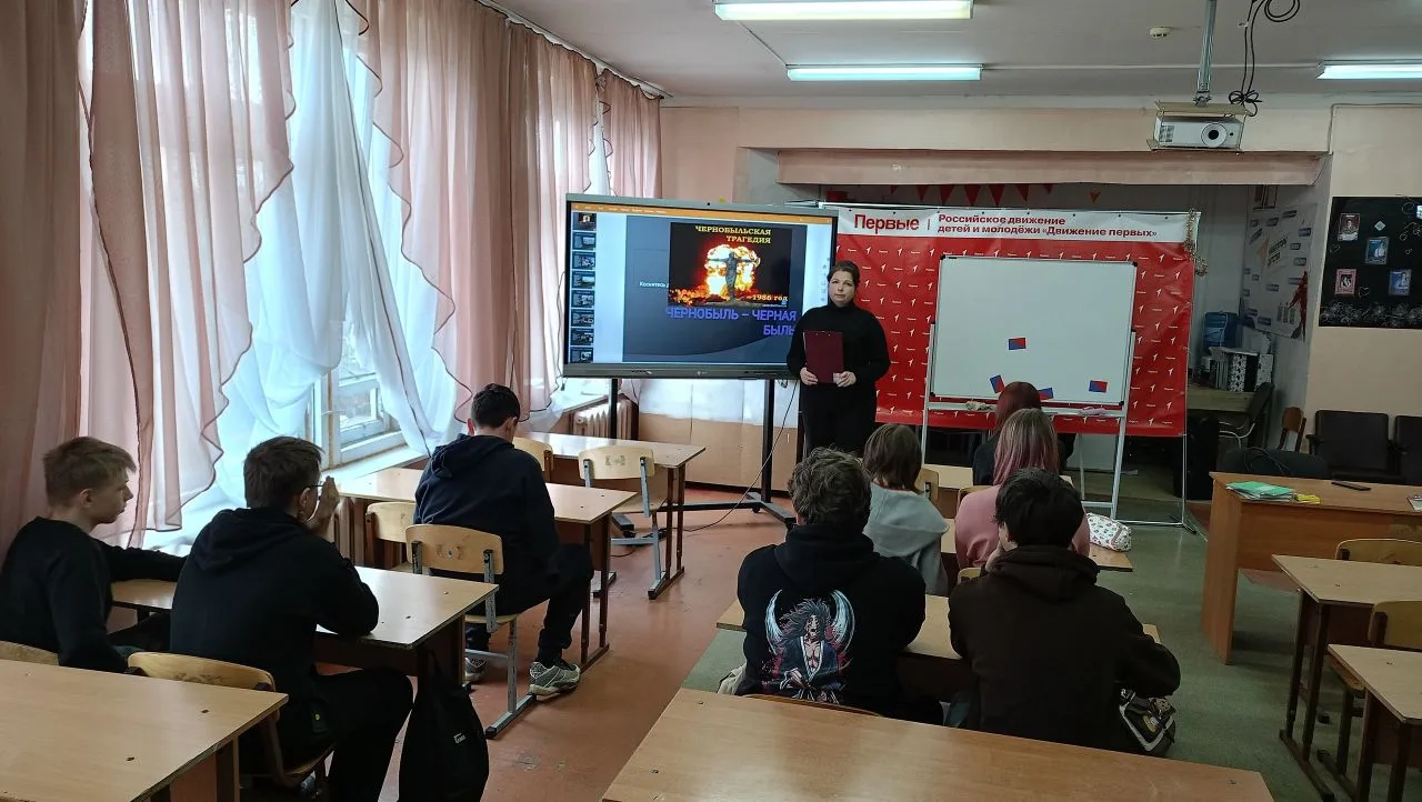 Сегодня к нам в гости пришла замечательная библиотекарь Н. Н. Можарова! Она провела увл...