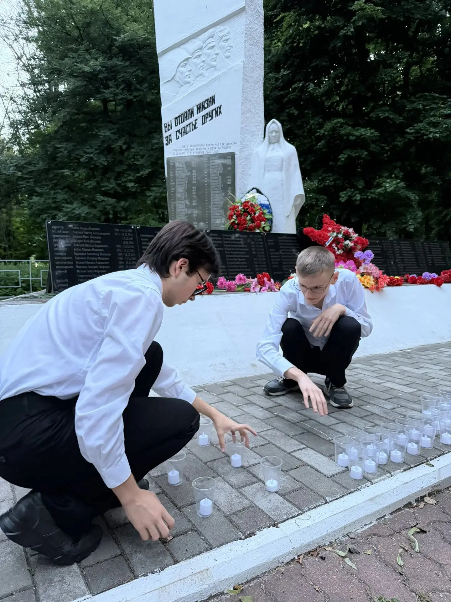 🔥 Огненные картины войны: мы помним🕯️

85 лет назад, в 3 часа 15 минут, рассвет самой короткой ноч