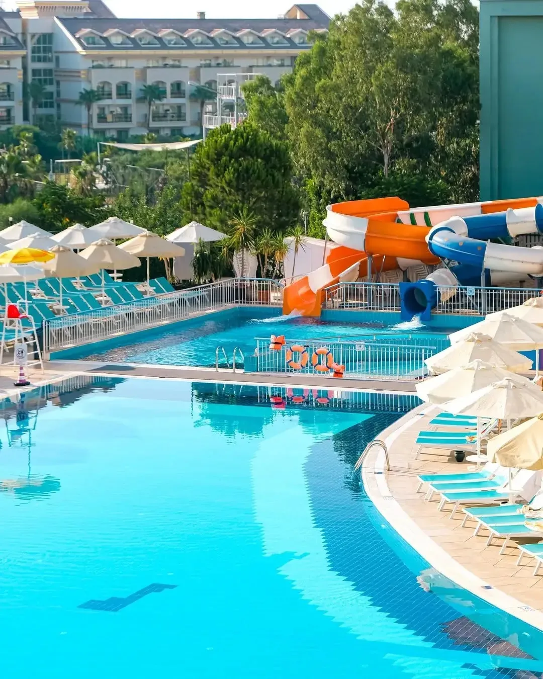 ОБНОВЛЁННЫЙ ОТЕЛЬ В СИДЕ С ВЫСОКИМ РЕЙТИНГОМ✅

Side Aluna Hotel 5*
📍Сиде, Турция

🔸управляется оте