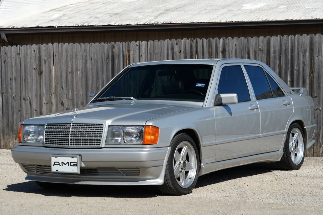 Перед вами Mercedes‑Benz 190E 2.3 AMG 1985 года — редкая штука! Машина собрана AMG North America в У