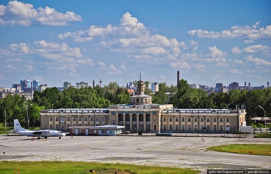✈️ Узнать историю «Воздушных ворот Сибири» приглашают на прогулке по Новосибирску

Как выглядел перв