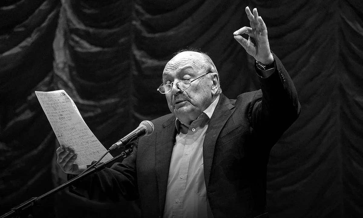 "Есть простой метод борьбы с проблемами. Нельзя с проблемами лежать, сидеть, стоять, об...