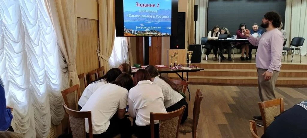 Ребята 10 психолого-педагогического класса МАОУ «СОШ № 3» НГО приняли участие в интелле...