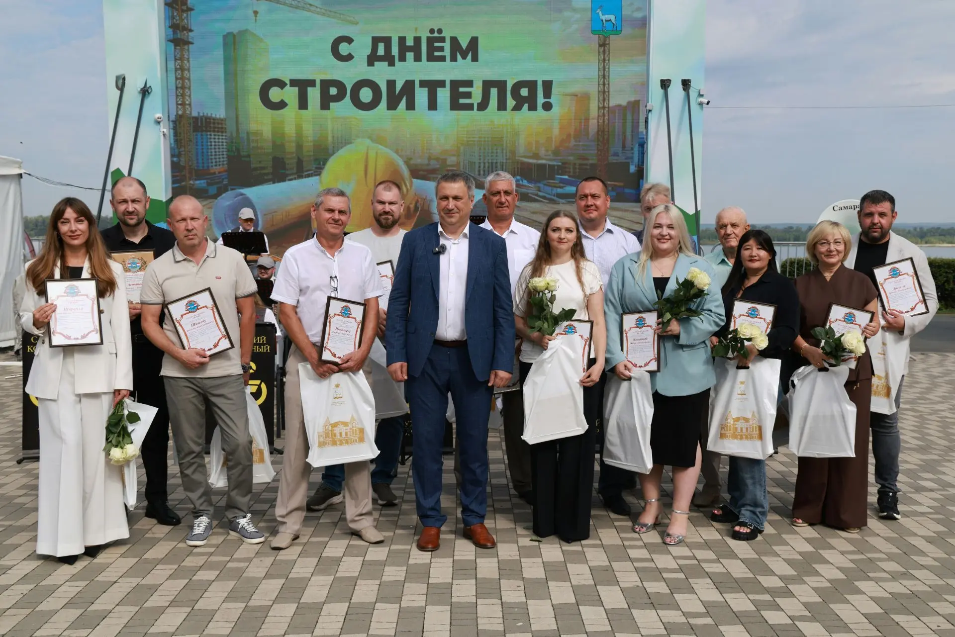 Впервые за много лет провели в Самаре торжественную церемонию награждения строителей в ...
