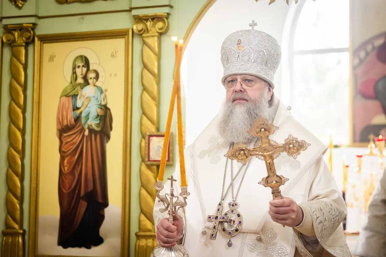 Митрополит Меркурий совершил Великое освящение храма Святой Троицы в селе Самарское  Глава Донской м