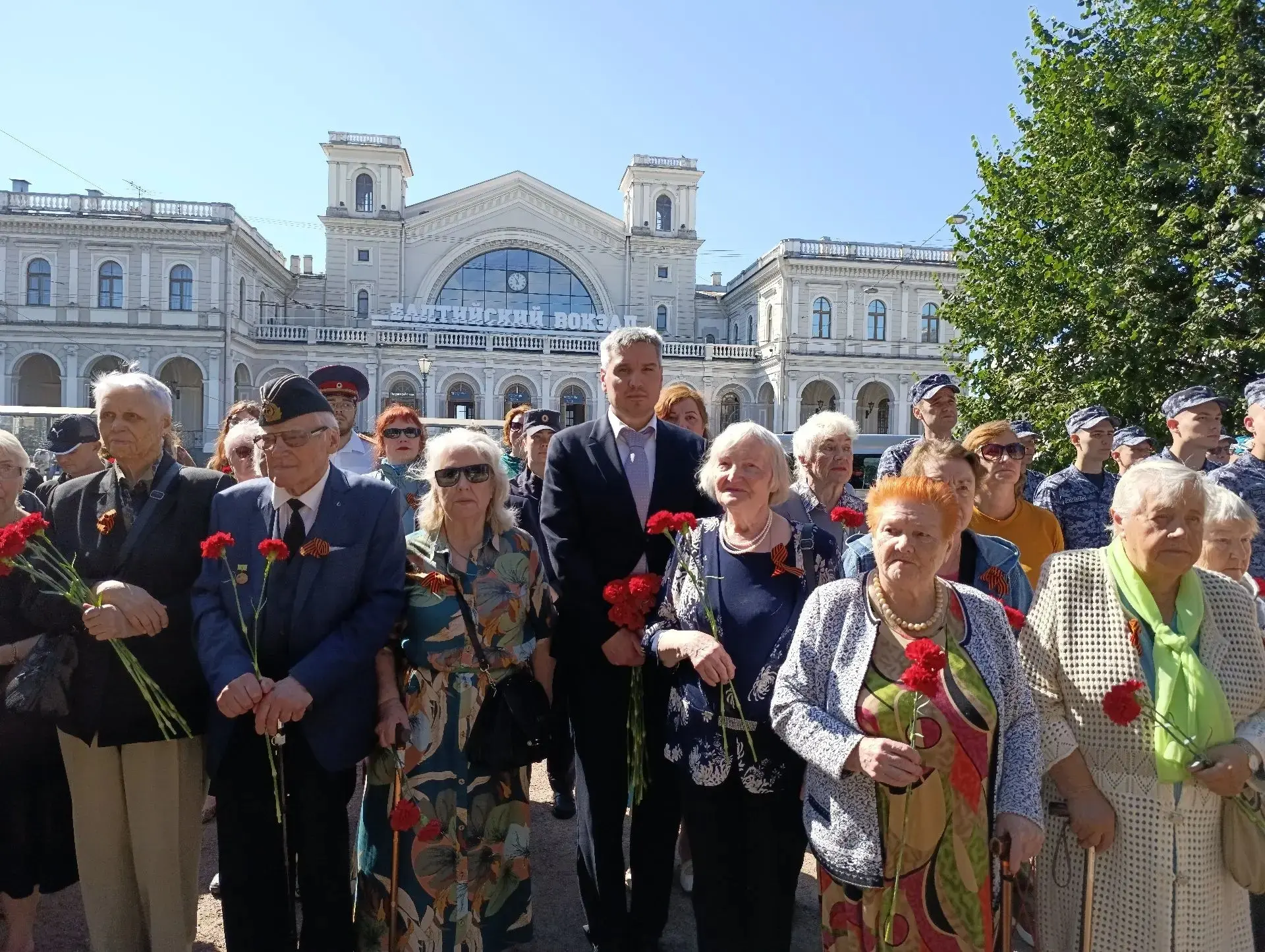 9 августа, в День окончания Ленинградской битвы, в Адмиралтейском районе прошли церемон...