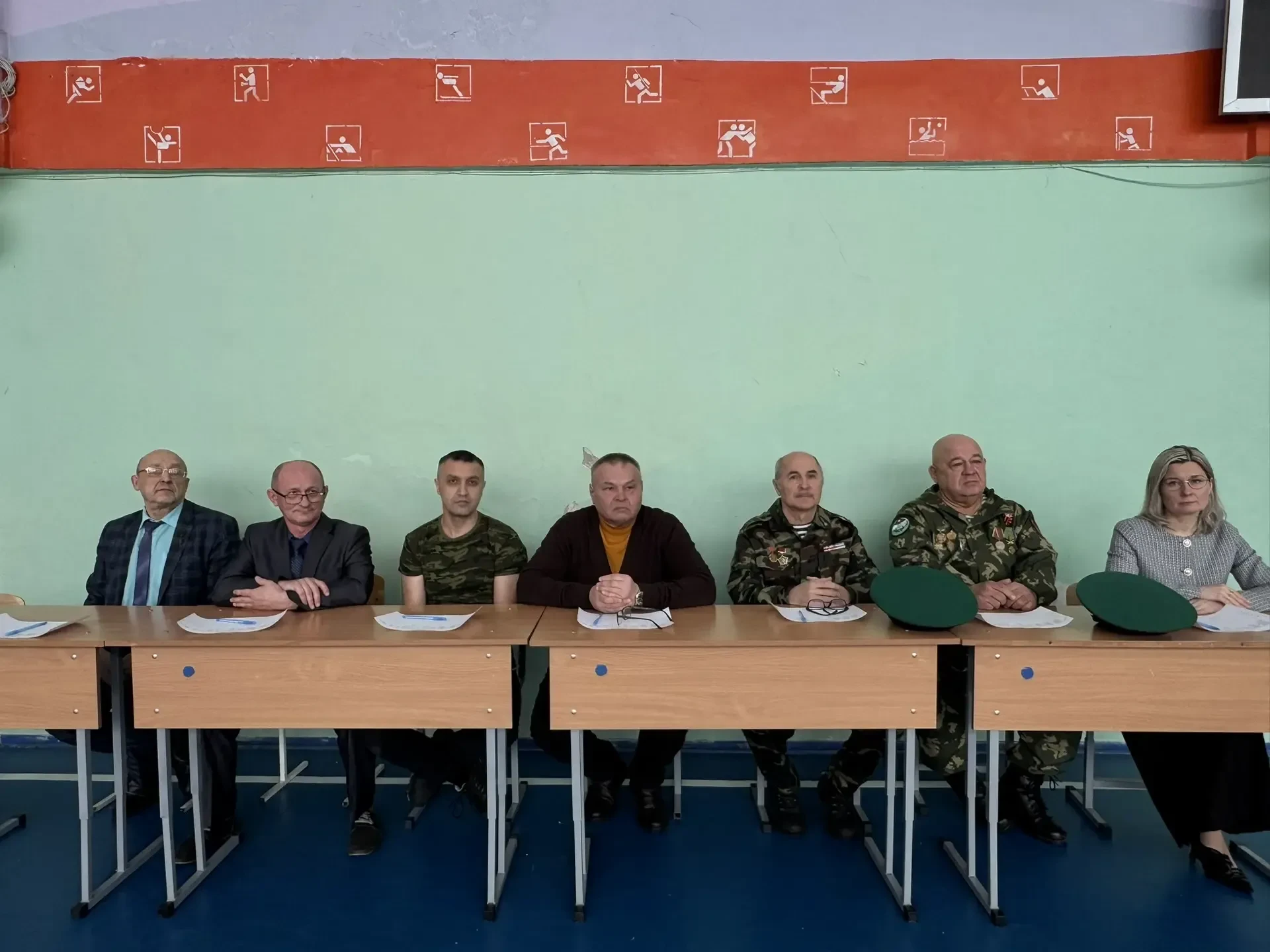 Равнение на героев! 🎖️  20 февраля в нашей школе было особенно шумно и волнительно! Прошел парад «См