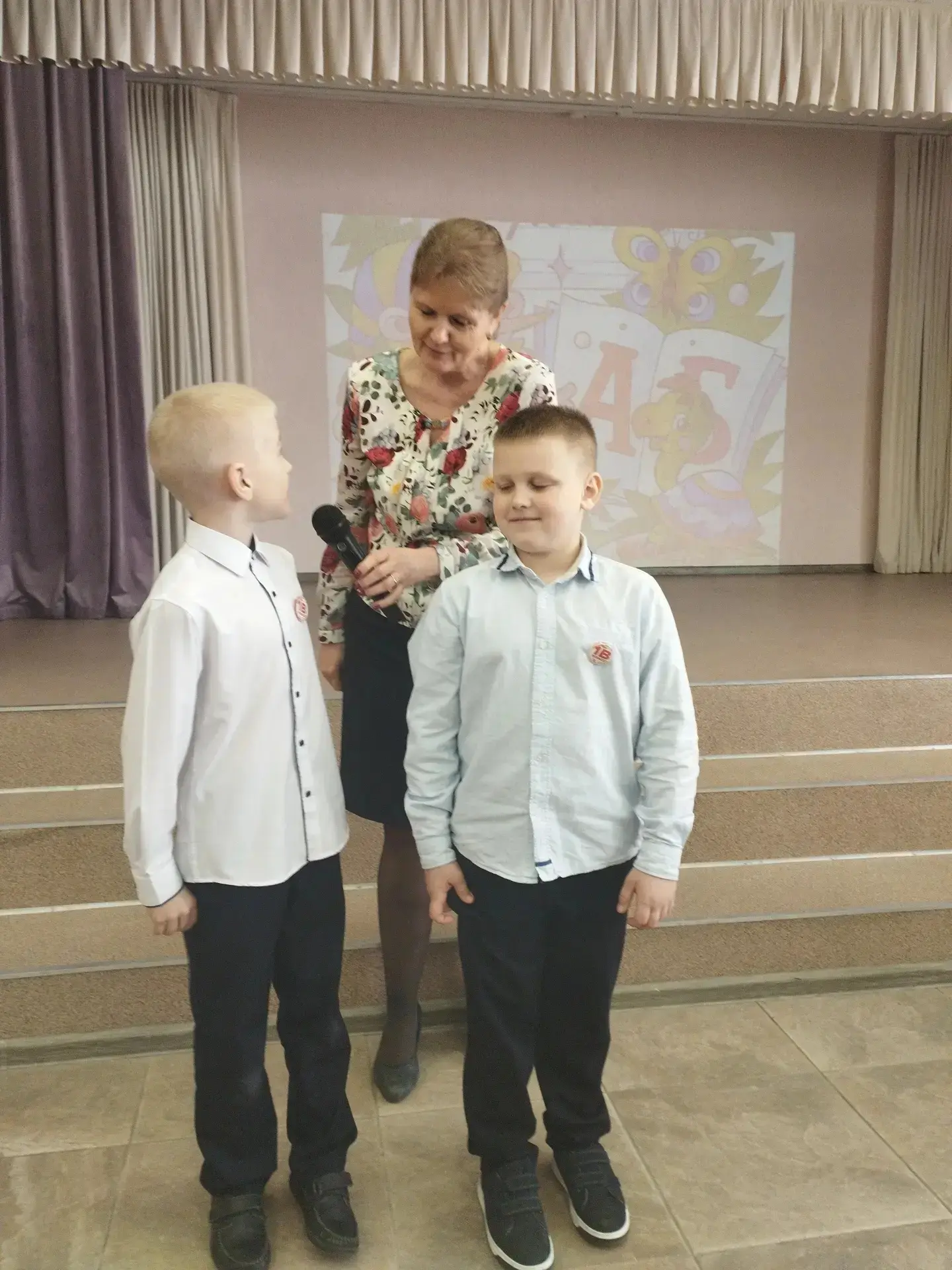 03.04 в параллели 1 классов МБОУ СОШ № 1 (основное здание） прошёл урок- Праздник грамотных ребят.  📕