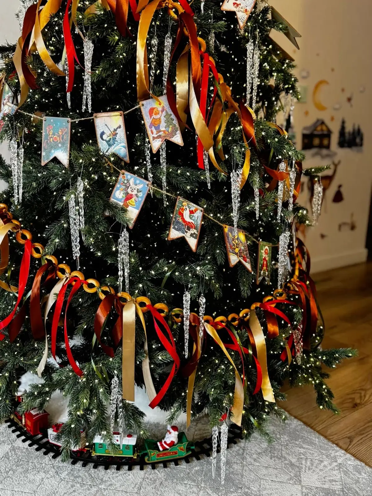 🎄 Куда деть новогоднюю елку после праздников  После того как вы сняли все украшения — мишуру, гирлян