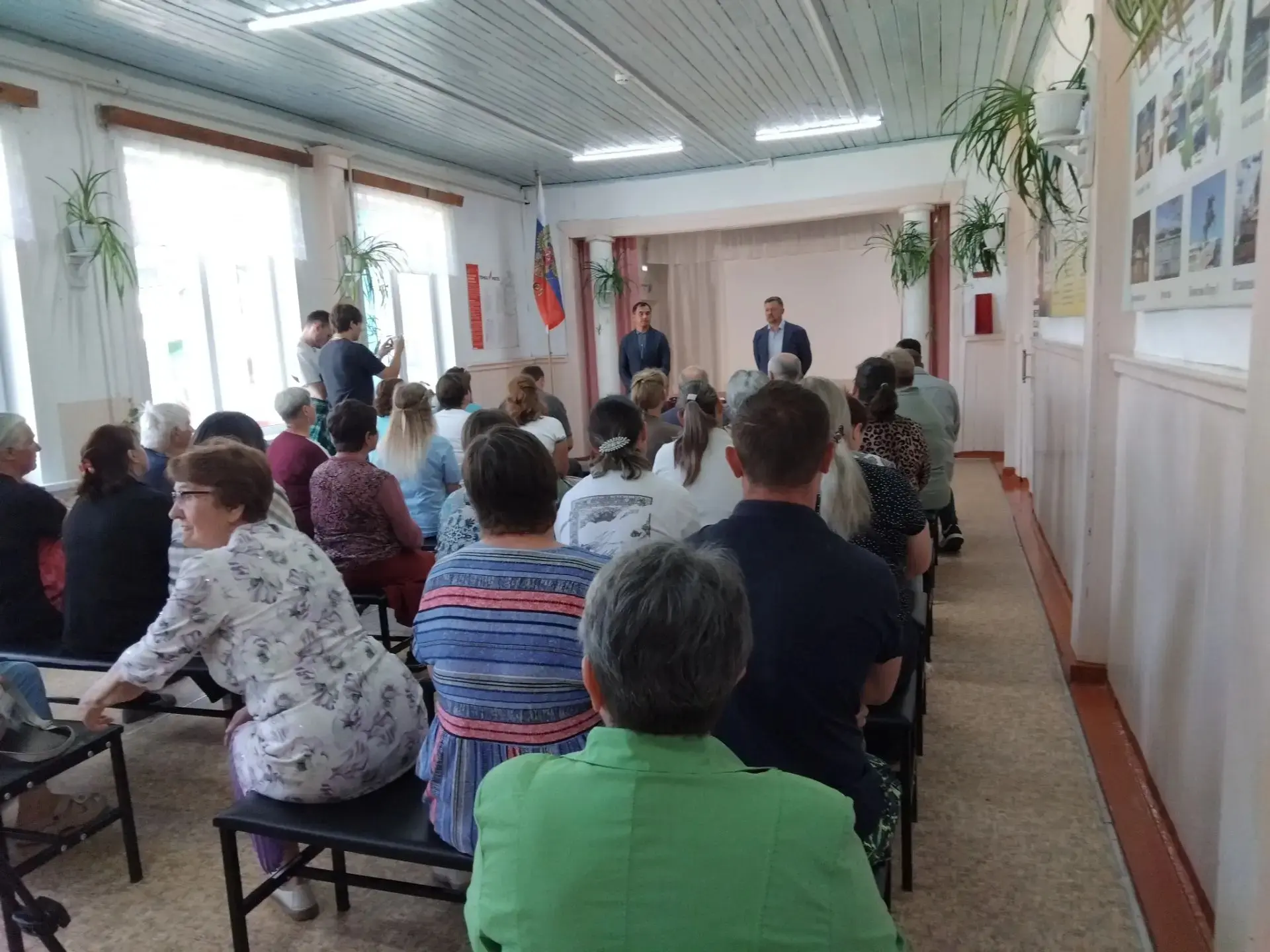 Сегодня в стенах  нашей школы прошло важное и продуктивное событие — встреча с депутатом Государстве