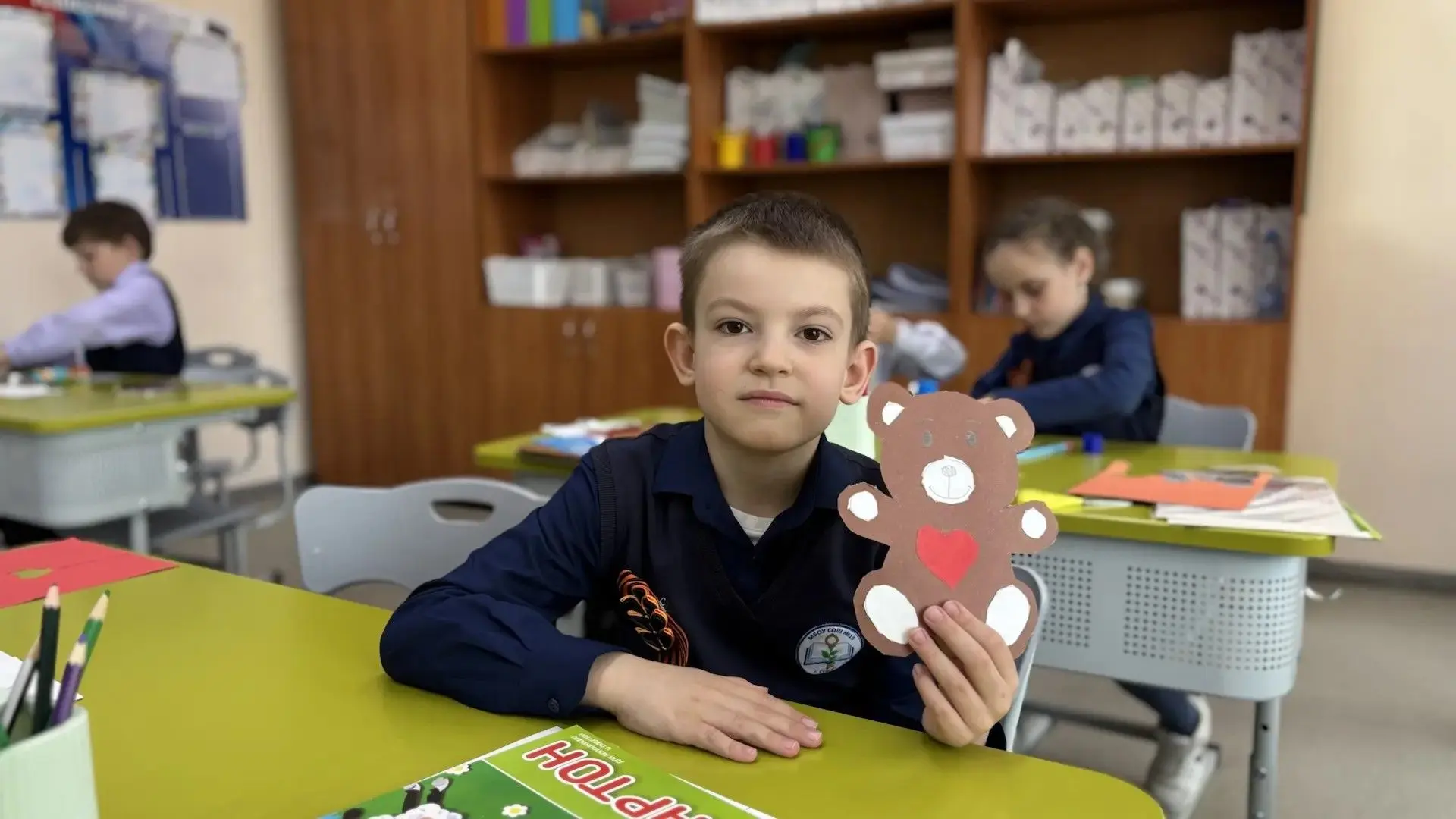 🐻❤️ Обучающиеся 1 и 2 классов приняли участие во Всероссийской акции «Эхо Победы»  7 мая 2026 года н