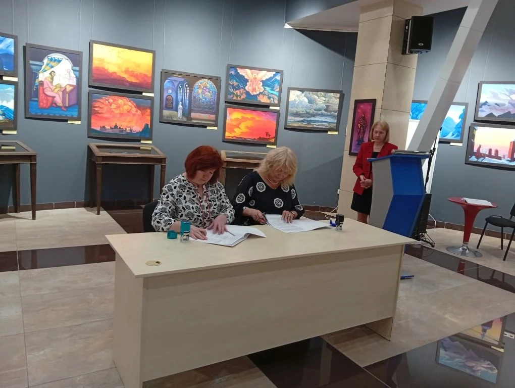 20 мая в музее "Арт-Донбасс" состоялось подписание соглашения о сотрудничестве между Го...