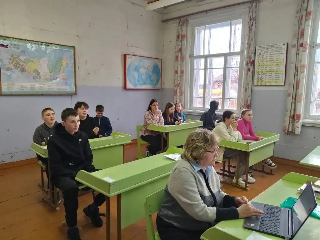 🩻 Сегодня в школе прошёл важный и познавательный классный час, посвящённый профилактик...