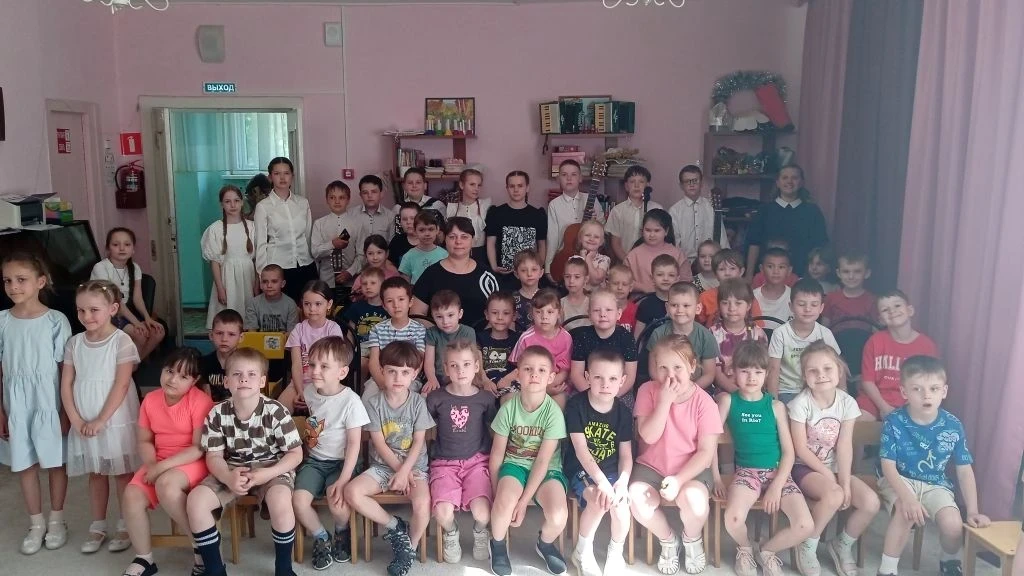 Наша «Детская филармония» продолжает добрую традицию: педагоги вместе с воспитанниками ...