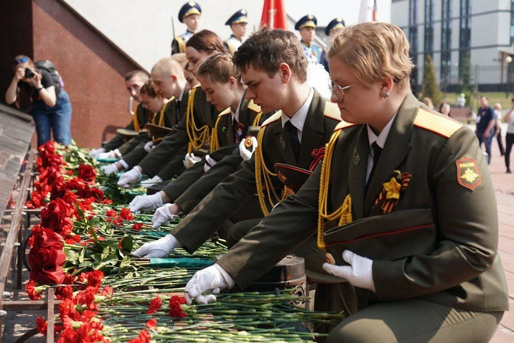 🇷🇺Чебоксары: «Цветы Памяти — единство поколений у мемориалов Победы»   ❗️❗️❗️5 мая в Чебоксарах прой