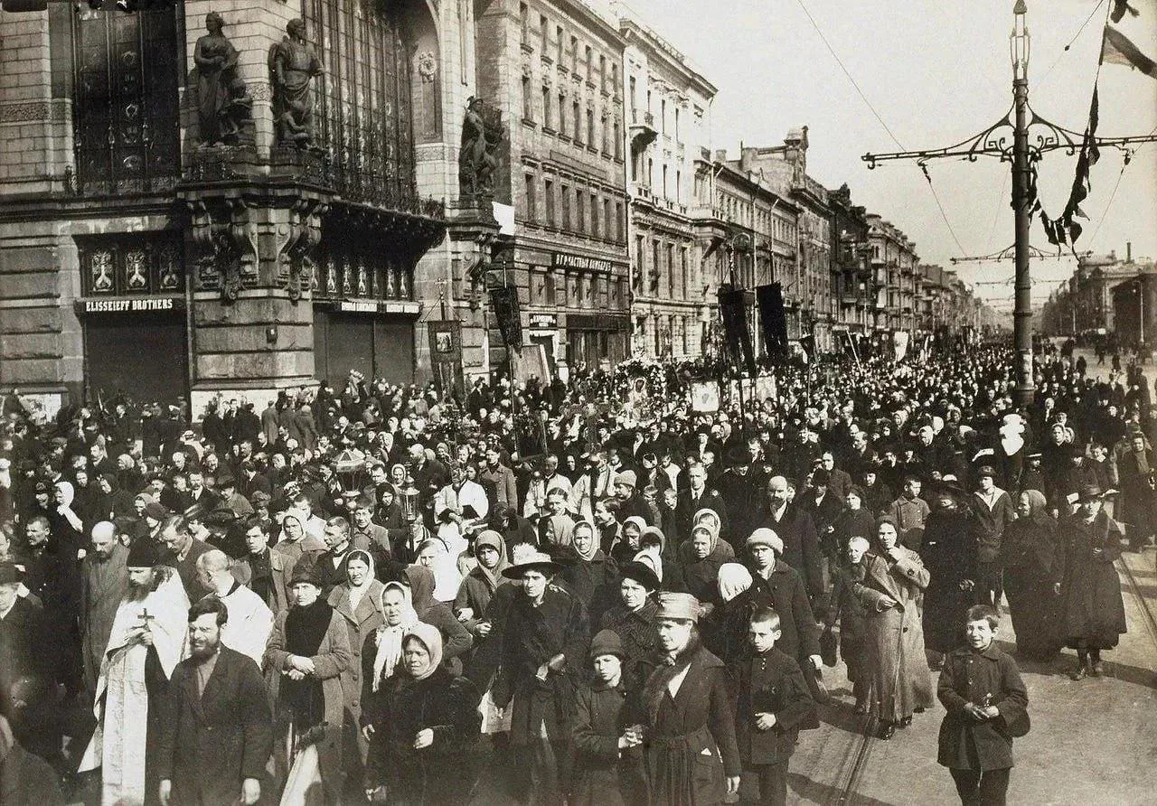 В январе 1918 года в Петрограде прошёл один из крупнейших в истории крестных ходов, в котором принял