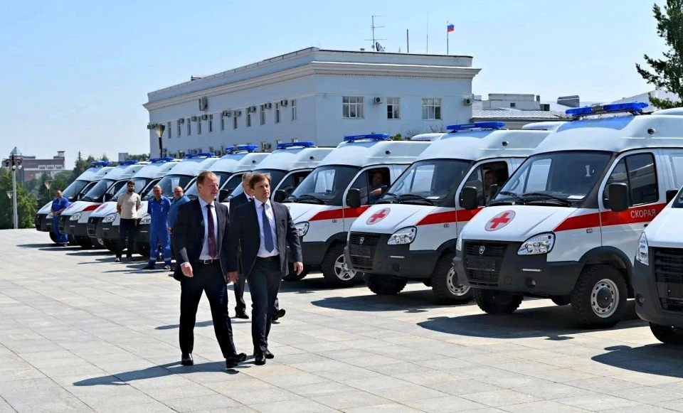 🚑 28 новых машин скорой помощи — и в Рубцовске тоже

Вчера в Барнауле прошла торжественная передача