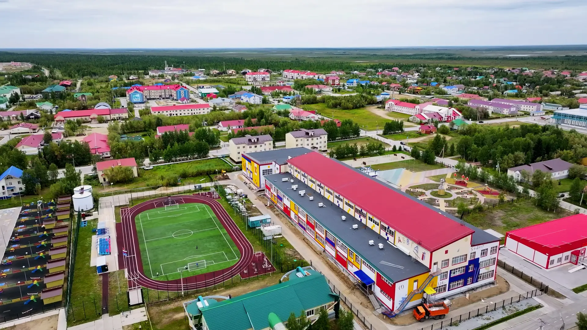 🌅 Красноселькуп в конце лета — будто кадр из современной сказки