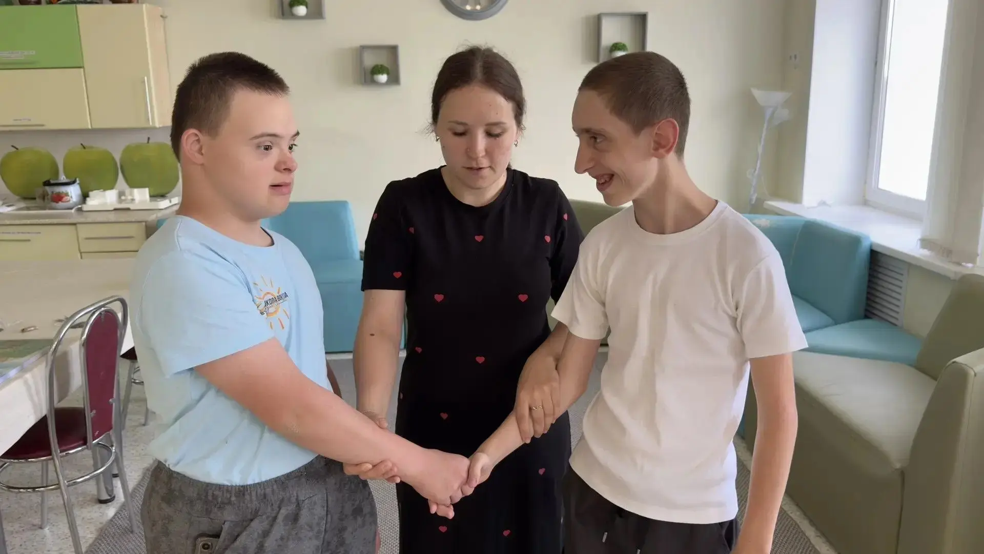 Подростковый возраст — это гормоны, проверка границ и постоянная борьба за статус. Конфликты вспыхив