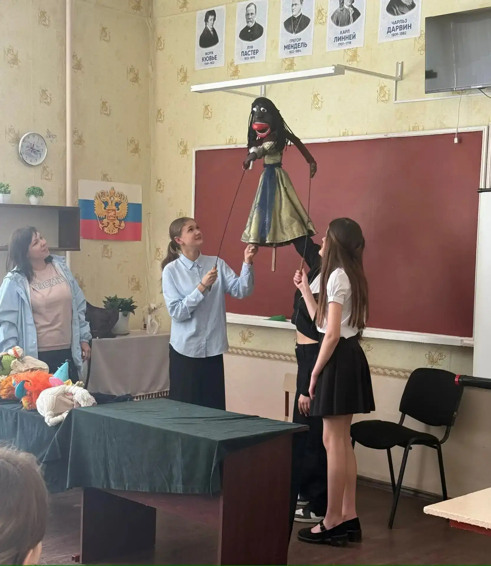 Кукольный театр: добро, безопасность и яркие уроки для юных макеевчан  Искусство и безопасность – ка