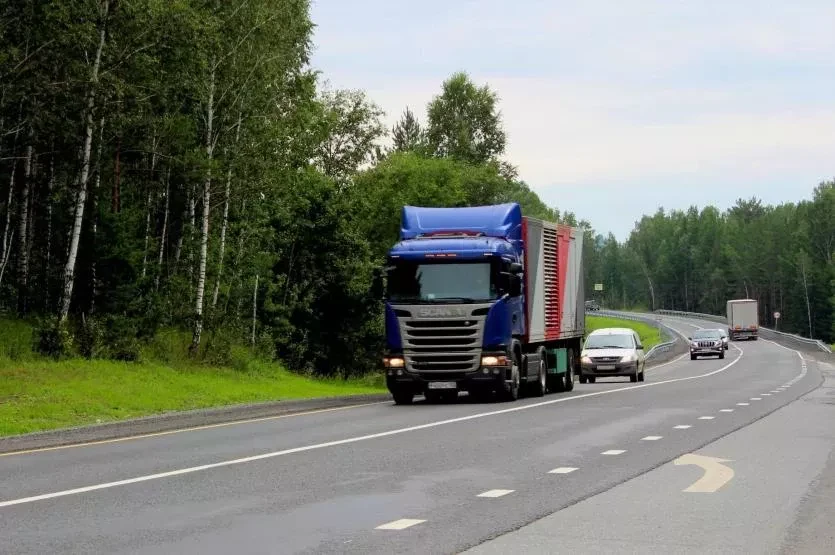 🚛 На федеральных трассах Челябинской и Курганской областей ограничили движение большег...