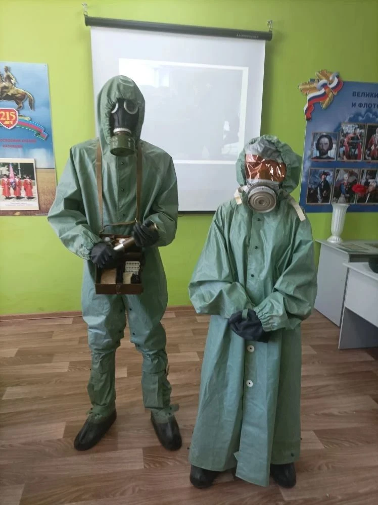 ☢️ Преподаватель ОБЗР Р.В. Бублик провел для студентов отделения сельского хозяйства и строительных 