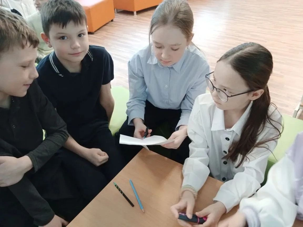 📚✨ В нашем школьном информационно-библиотечном центре, вот уже в который раз проходят удивительные у