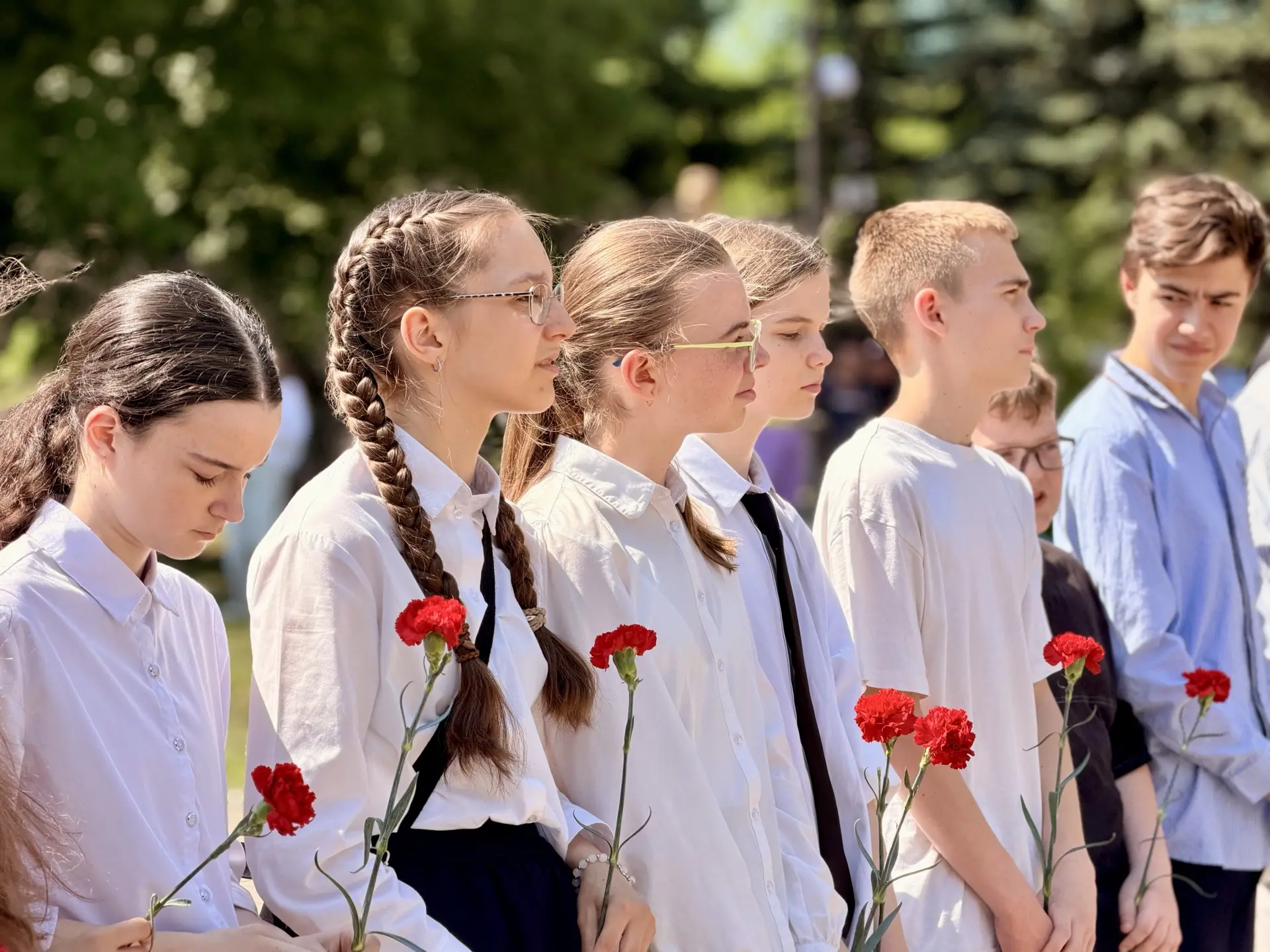 В юбилейный 795-й год Можайка в парке Победы у Вечного огня прошла традиционная Вахта памяти  Здесь 
