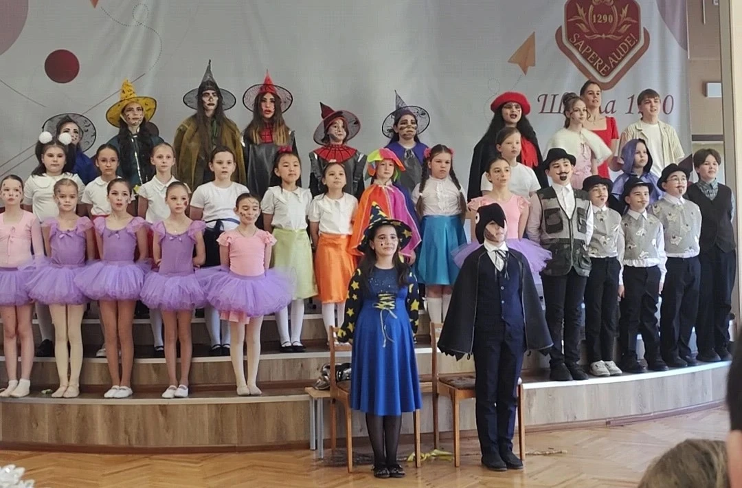 🎭 Отчётный концерт хора «Три Ключа» — мюзикл «Маленькая Баба-Яга»  В последние дни уходящего учебног