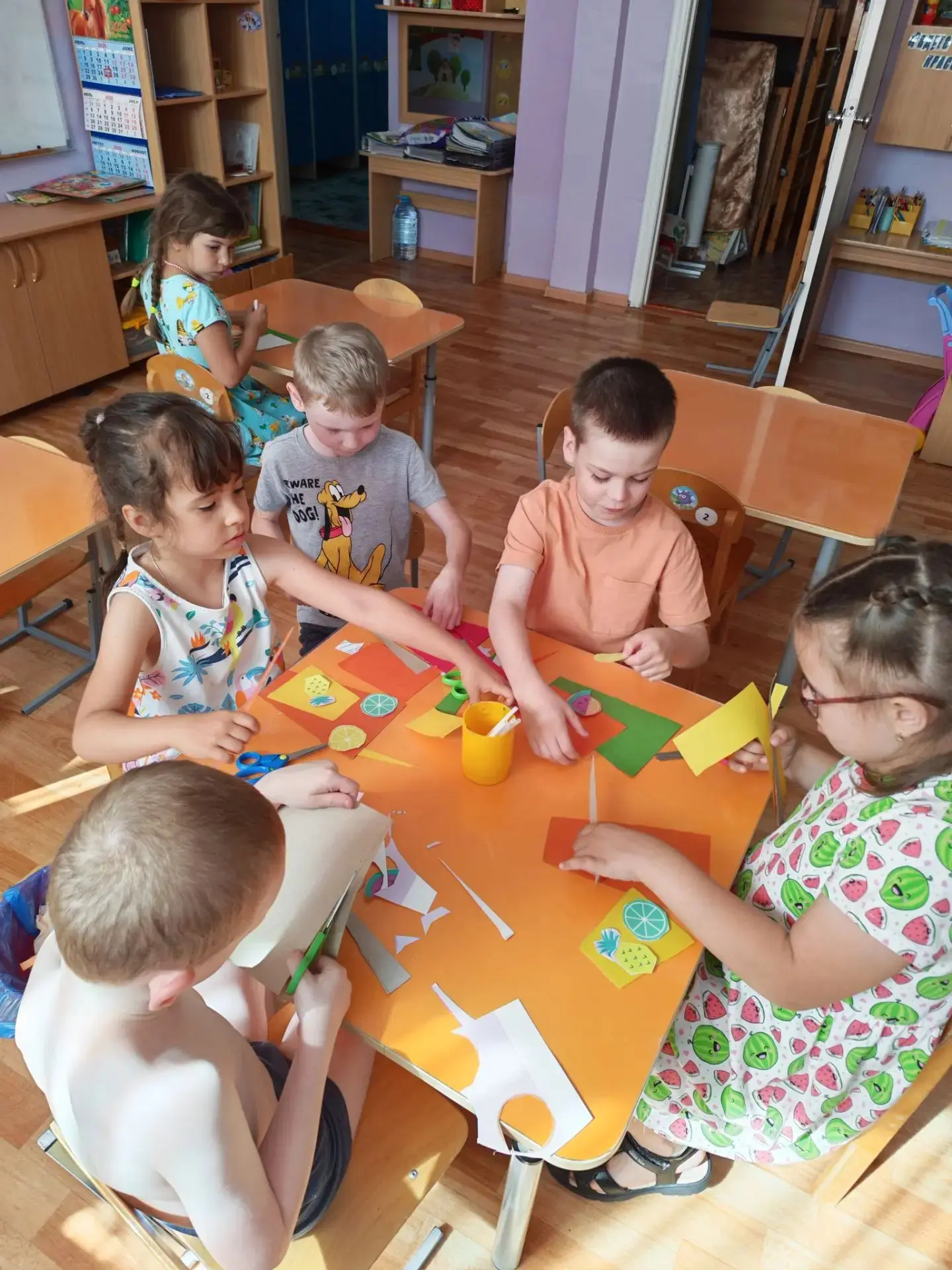 Остудим лето творчеством! 🥤

В группе №8 «Радуга» знают, как бороться с жарой! Когда столбик термом