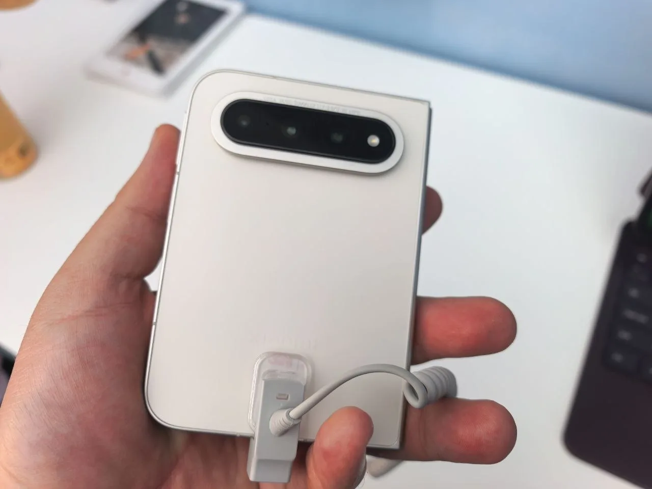 Xiaomi 18 Fold это попытка сделать как у Apple и Huawei одновременно, но получается как...