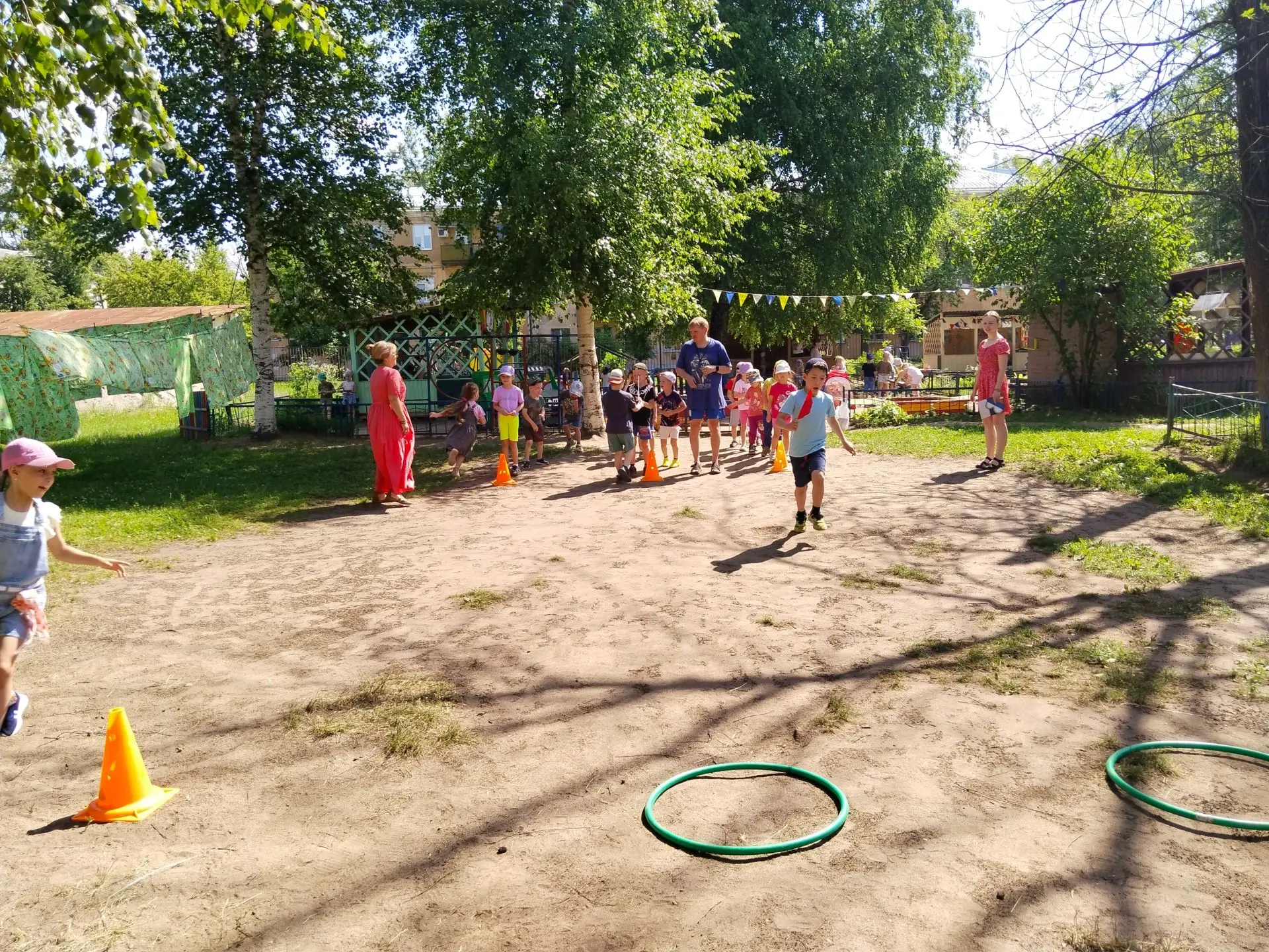 Накануне Дня России в средней группе №2 прошёл замечательный праздник! 🎉 Ребята с интересом узнавал