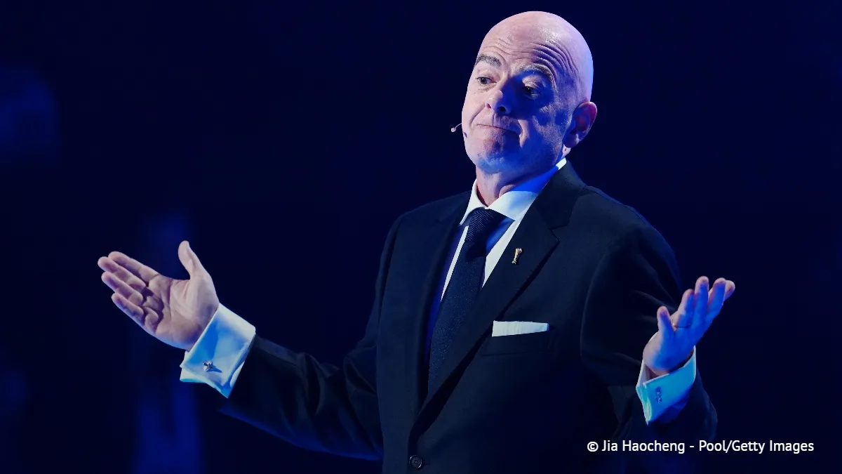 Джанни Инфантино близок к отставке с поста президента FIFA, сообщил журналист Ромен Мол...